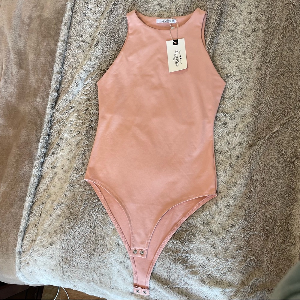 NWT ReoRia Soft Pink bodysuit